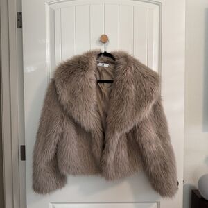 Elegant Faux Fur Jacket in Tan